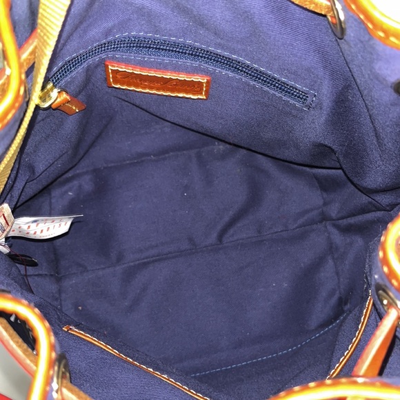 Dooney & Bourke
New York Yankees Kendall Crossbody - Picture 6 of 7